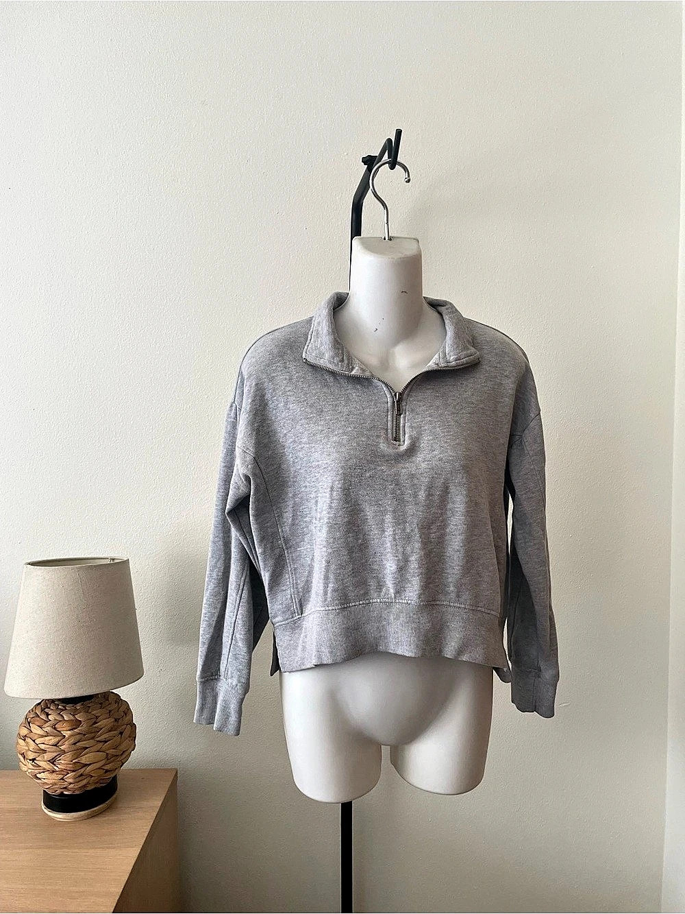 Hippie Rose Cropped Quarter-Zip Cotton Sweatshirt in Gray Small